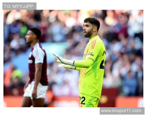 哈兰德社交媒体分享英伦风格穿搭绿色帽子搭配马甲尽显绅士魅力