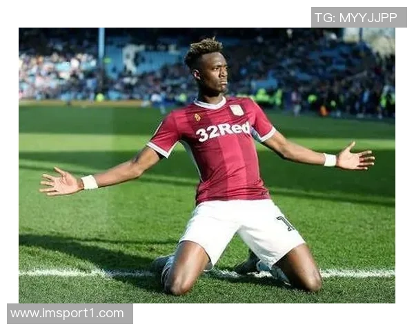 阿斯顿维拉继续追求亚伯拉罕同时寻求埃利奥特离队解决方案