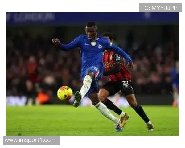 蓝军官方公布十月最佳进球候选凯塞多吉滕斯精彩射门引关注