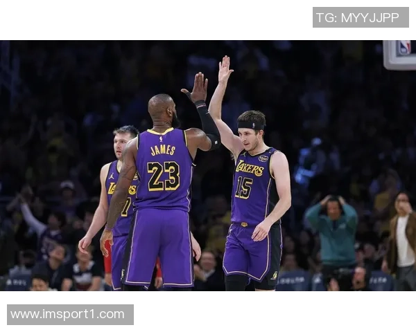 湖人失误频繁落后76人东契奇提前退场恩比德表现抢眼拿下20分5篮板